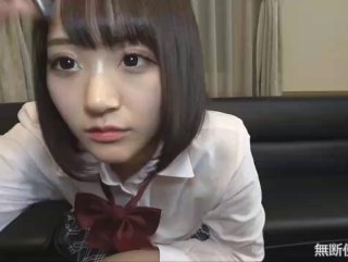 【无垢的光辉】在夕阳浮现悲伤的表情的无垢的美少女。现在在想什么？朝日，18岁